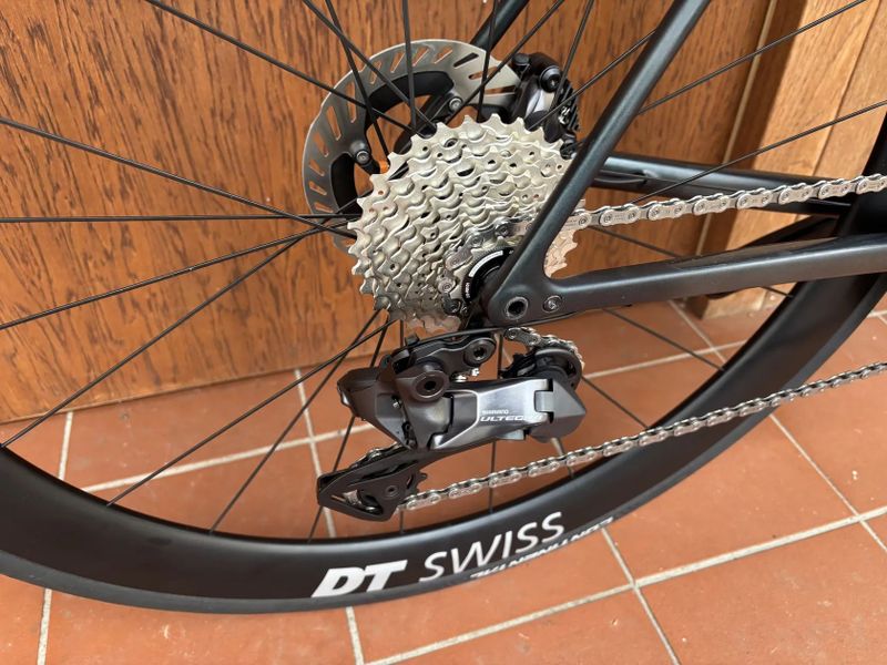 SPECIALIZED ATHEOS vel. 58 cm - zakázková stavba - ULTEGRA di2 2x12 - DT SWISS ACR 50 mm