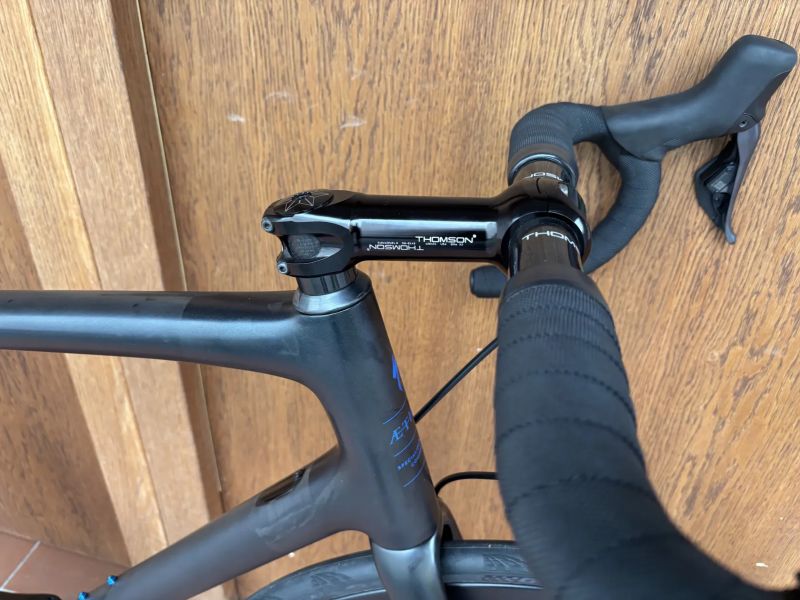 SPECIALIZED ATHEOS vel. 58 cm - zakázková stavba - ULTEGRA di2 2x12 - DT SWISS ACR 50 mm