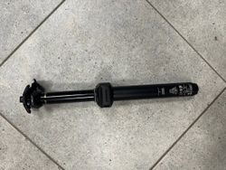 Teleskopická sedlovka Rockshox AM SP Reverb AXS 100 mm / 31,6 mm