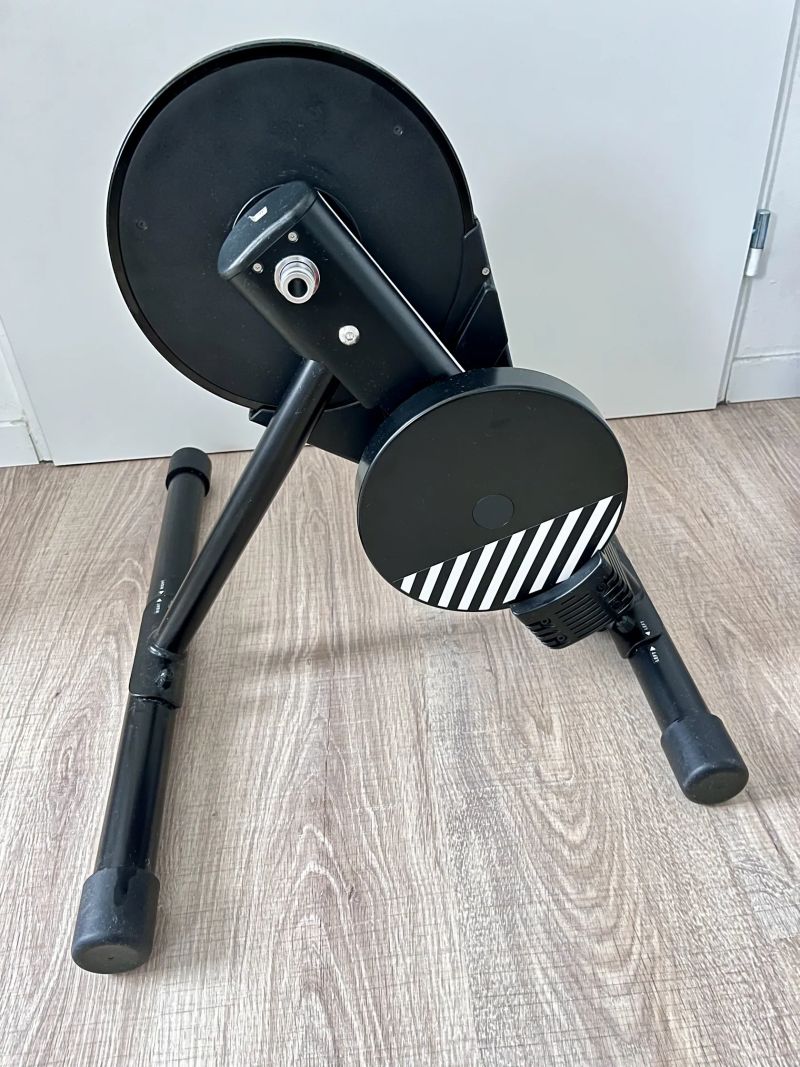 Van Rysel D100 s „Zwift Cog and Click“