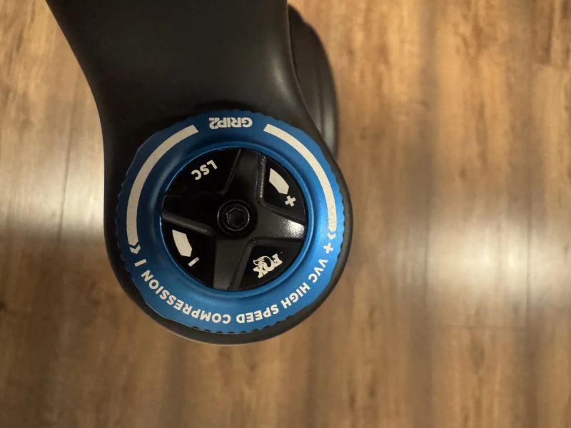 NOVÁ Vidlice FOX 38 Factory Grip2, 29", Kashima, 170mm