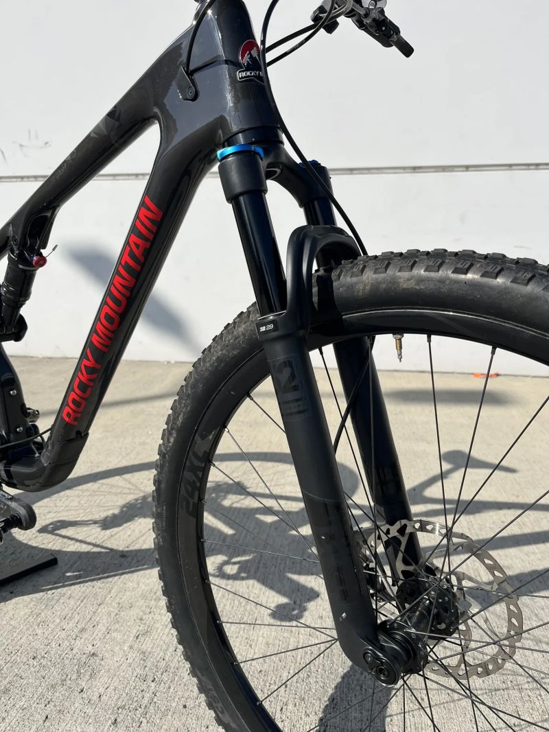 Rocky Mountain ELEMENT CARBON 70 XCO velikost XL