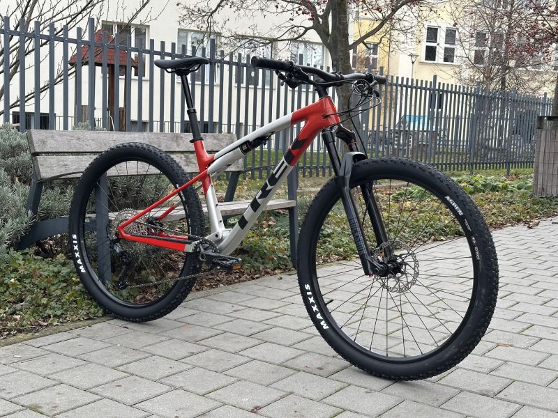 NOVÝ Trek Supercaliber 9.6 gen.2 2025