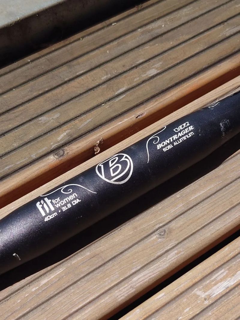 Řídítka Bontrager 40cm 31.8 Woman Fit