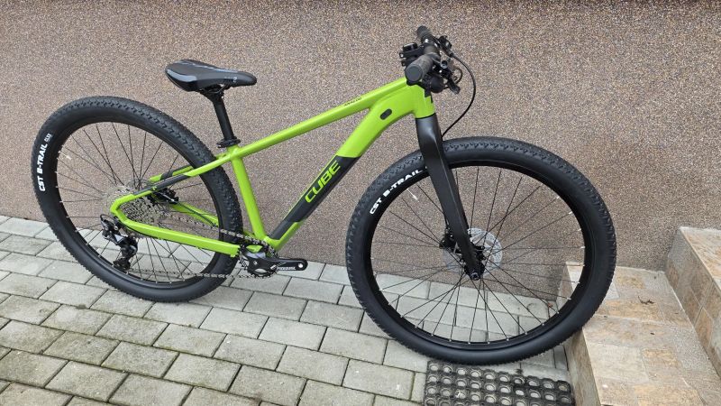 Nové juniorské MTB Cube 27,5" superlite 10,2kg 