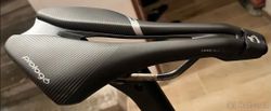 Sedlo PROLOGO Dimension Tirox Hard Black 143 mm