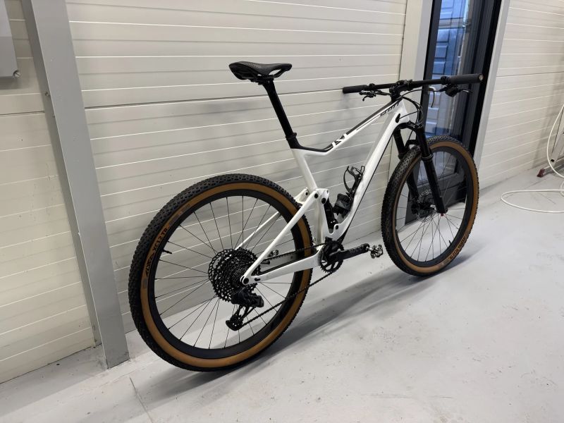 Spark RC 900 Pro 2021/SRAM AXS/ROVAL CONTROL...