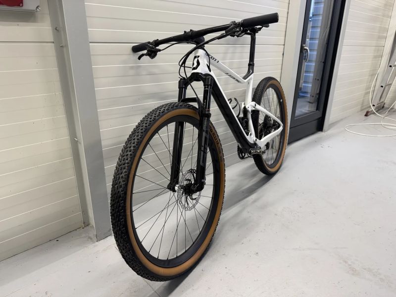 Spark RC 900 Pro 2021/SRAM AXS/ROVAL CONTROL...