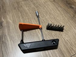 Momentový klíč s bity canyon 