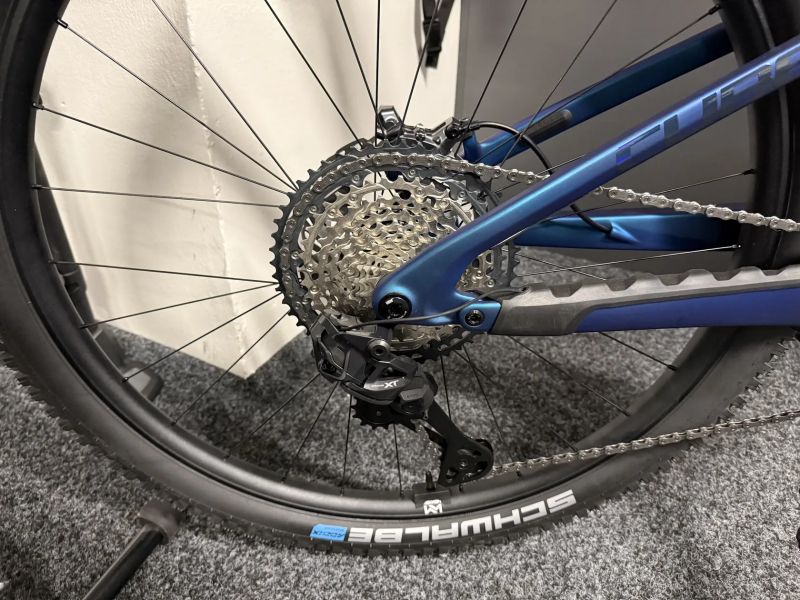 CUBE AMS Stereo Hybrid ONE44 C68X SLX 8km vel.M 17,5Kg 2026