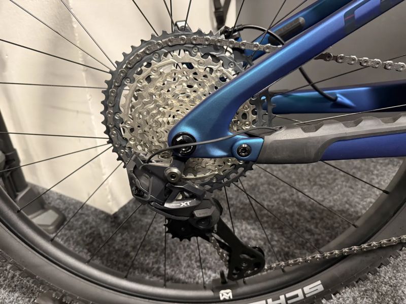 CUBE AMS Stereo Hybrid ONE44 C68X SLX 8km vel.M 17,5Kg 2026