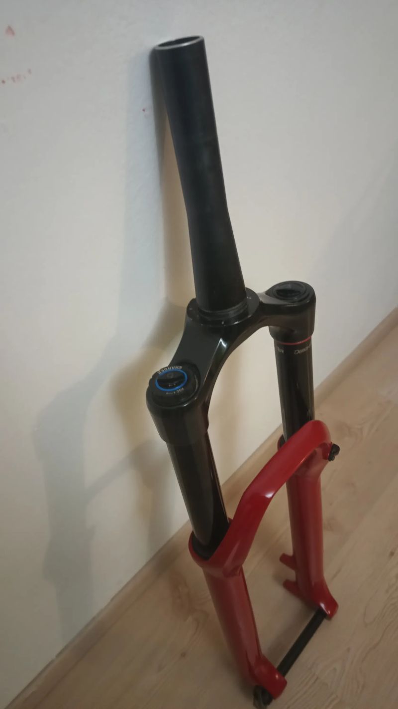 *Electric Red* Rock Shox Lyrik Ultimate 2.1 Rc2 150mm