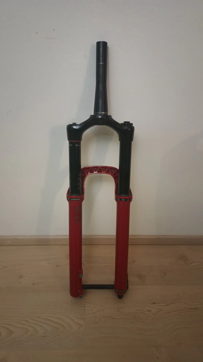 *Electric Red* Rock Shox Lyrik Ultimate 2.1 Rc2 150mm