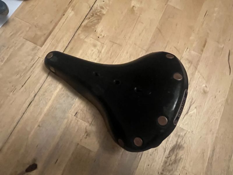 Sedlo Brooks, obyčejné, typ nevim, pruziny