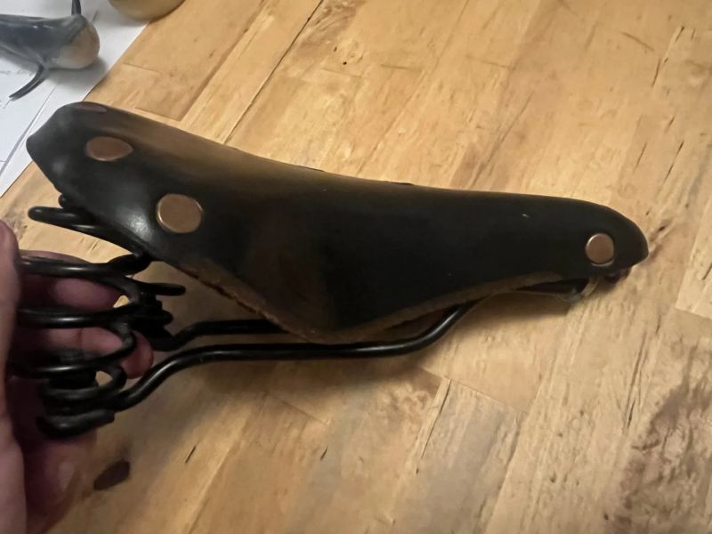 Sedlo Brooks, obyčejné, typ nevim, pruziny