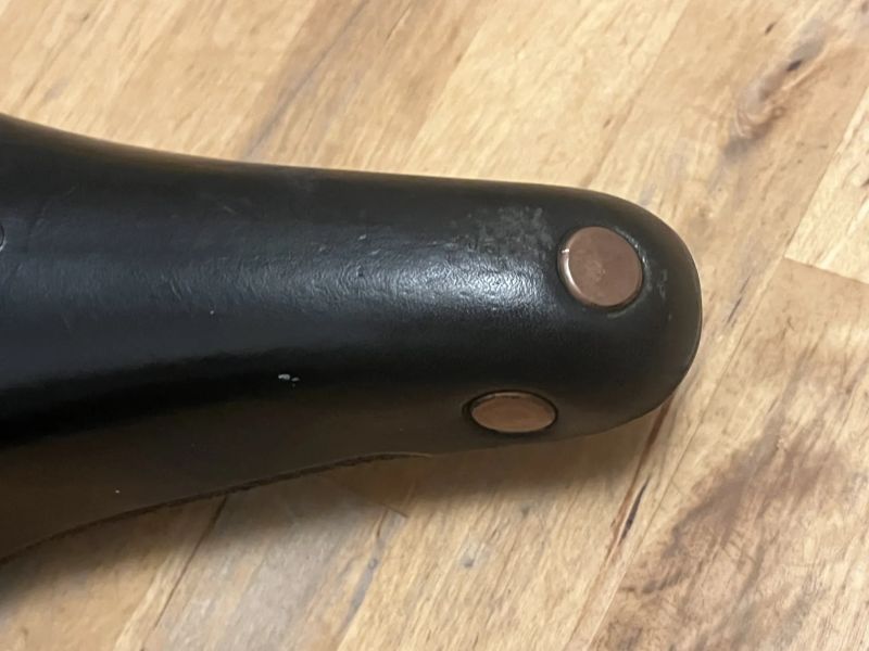 Sedlo Brooks, obyčejné, typ nevim, pruziny