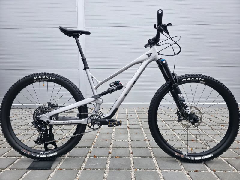 YT Jeffsy Core 2 2023 29″ velikost XL (L)