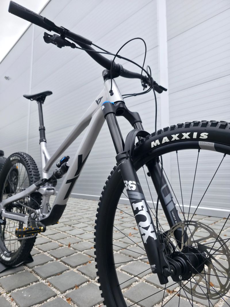 YT Jeffsy Core 2 2023 29″ velikost XL (L)