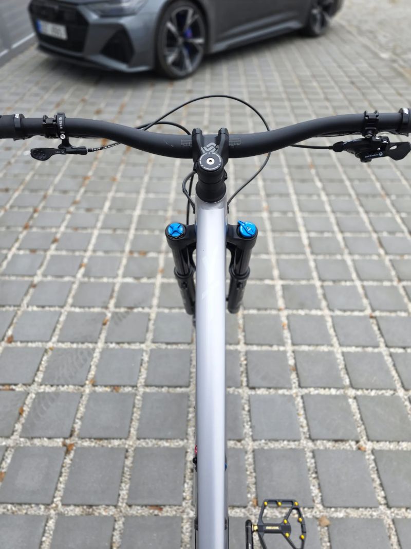 YT Jeffsy Core 2 2023 29″ velikost XL (L)