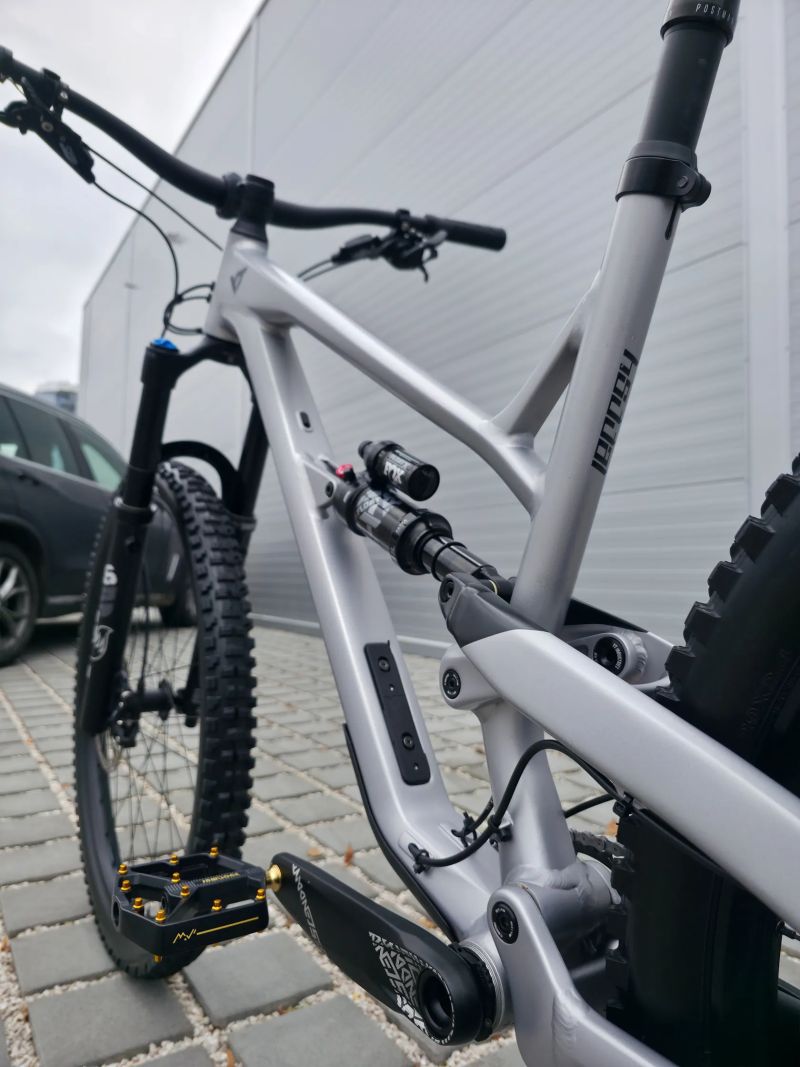 YT Jeffsy Core 2 2023 29″ velikost XL (L)