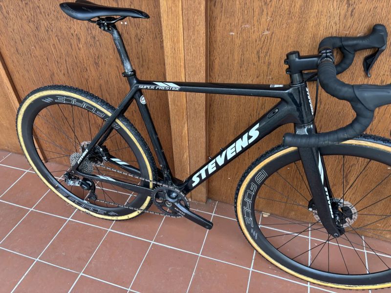 STEVENS SUPERPRESTIGE 52 cm - SHIMANO GRX elektrika 1x11 - karbonová kola - vel. 52 cm 