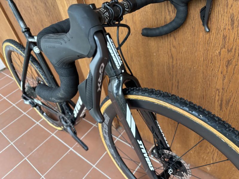 STEVENS SUPERPRESTIGE 52 cm - SHIMANO GRX elektrika 1x11 - karbonová kola - vel. 52 cm 