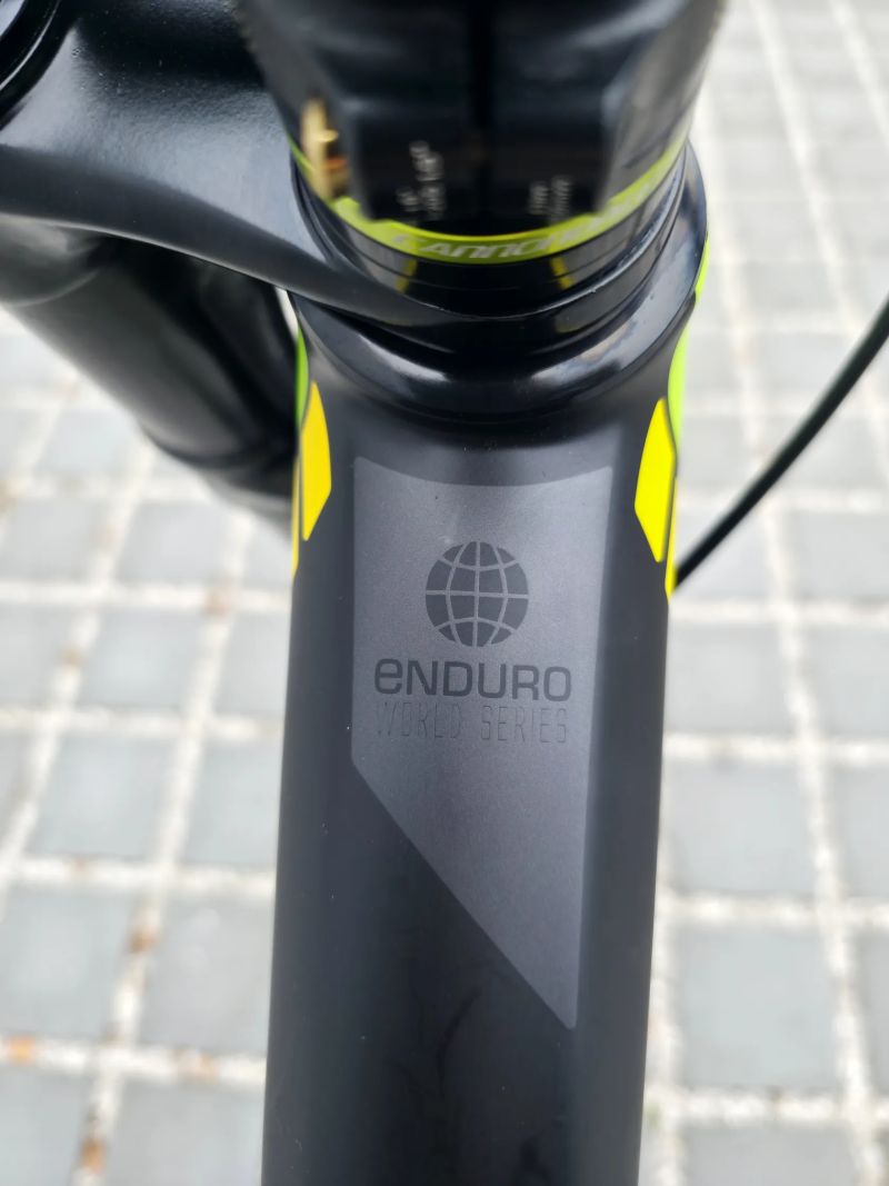 Cannondale Jekyll Carbon Team Lefty 27,5″ velikost L