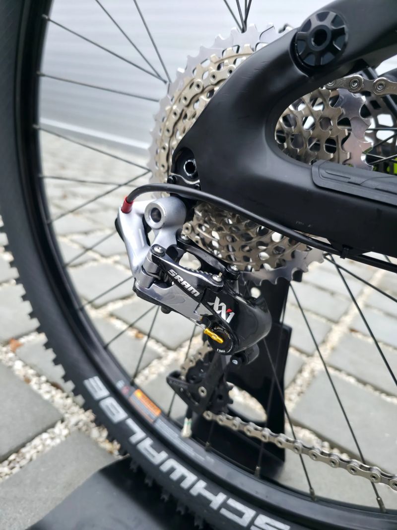 Cannondale Jekyll Carbon Team Lefty 27,5″ velikost L