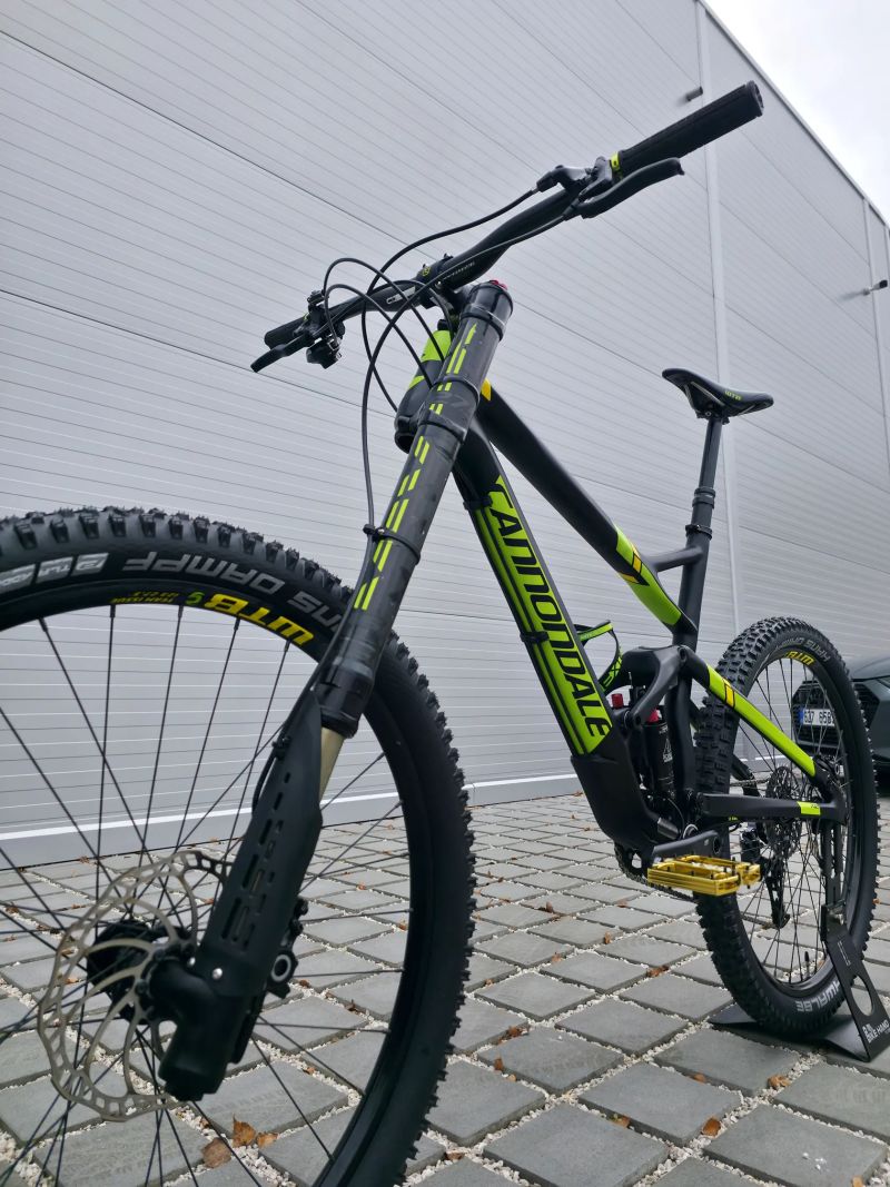 Cannondale Jekyll Carbon Team Lefty 27,5″ velikost L