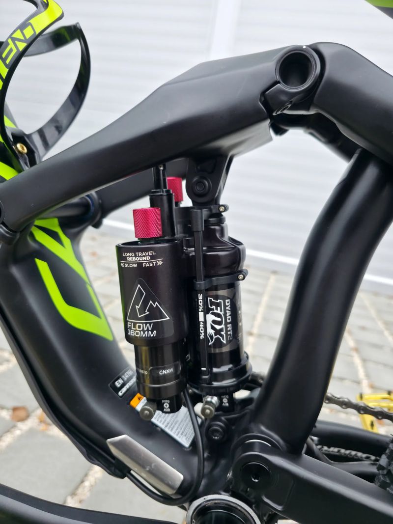 Cannondale Jekyll Carbon Team Lefty 27,5″ velikost L