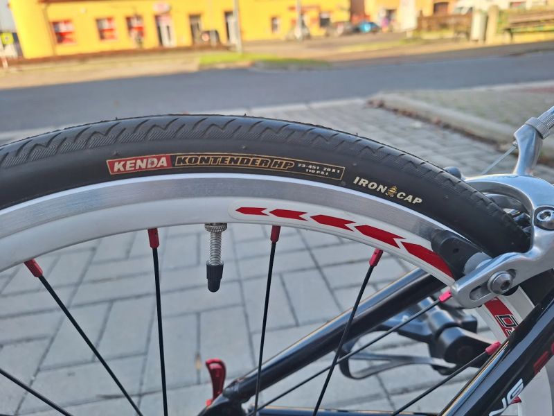 Dětské silniční kolo velikosti 20"