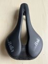 Selle Italia Flite Boost Kit Carbonio 145mm celokarbonové sedlo