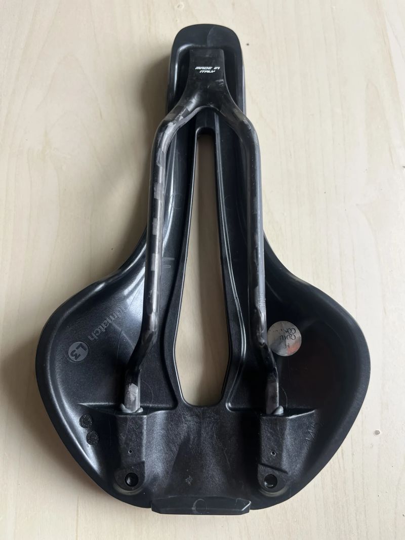 Selle Italia Flite Boost Kit Carbonio 145mm celokarbonové sedlo