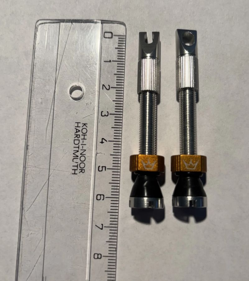 Bezdušové ventilky Peaty’s Chris king MK2