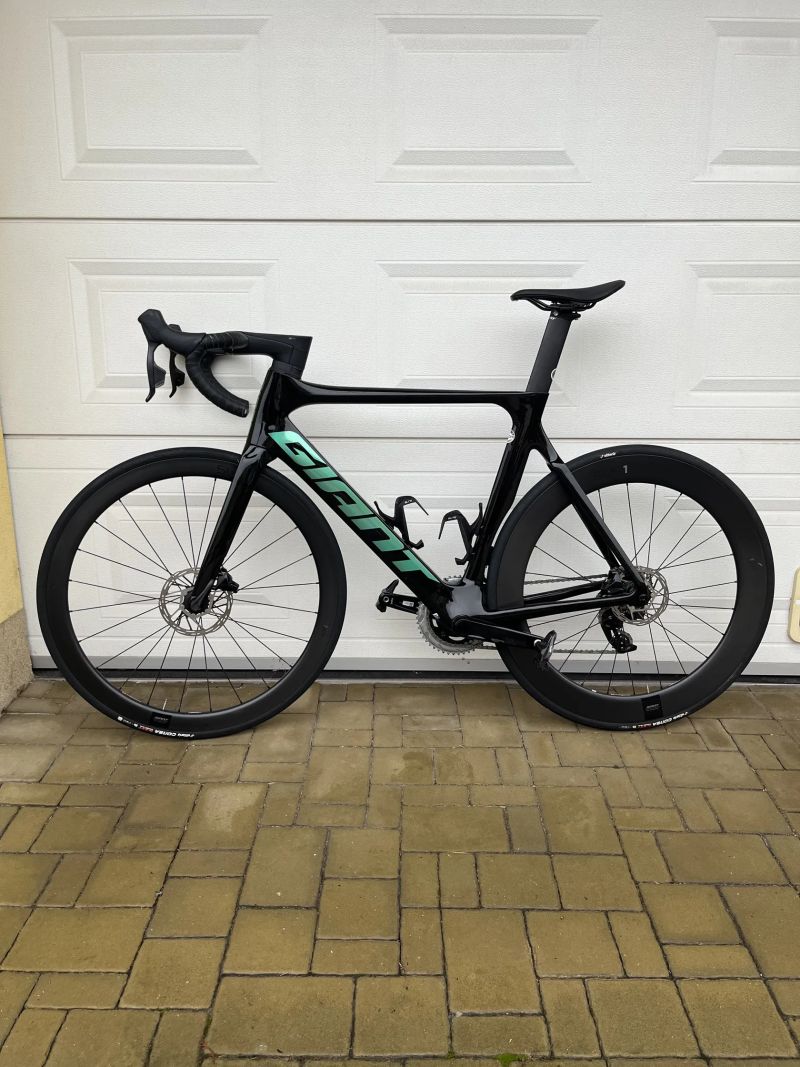 Giant Propel SRAM Rival AXS s wattmetrem