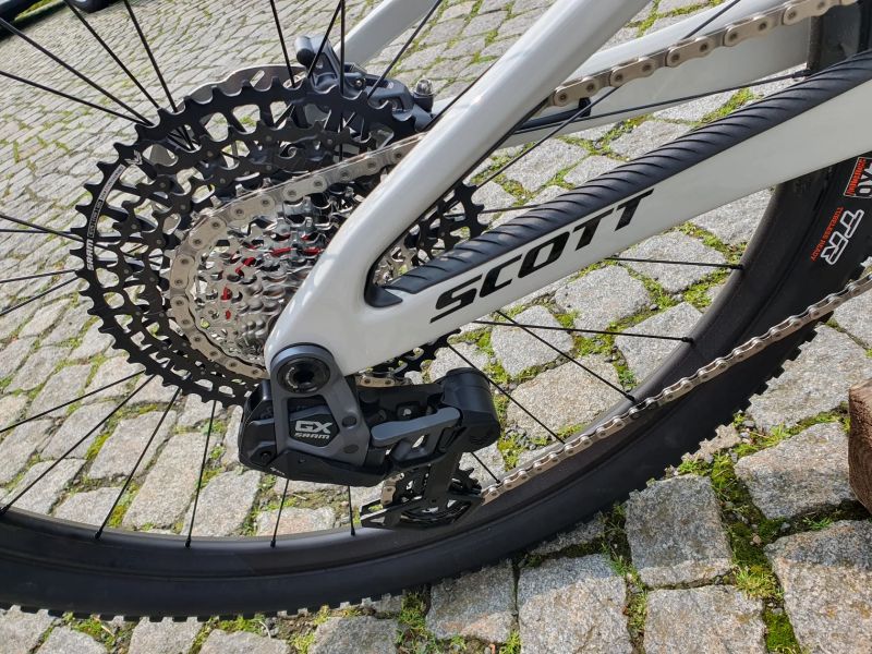 Scott Spark RC Team Issue 2025 vel.M do Července 2027 v záruce výrobce