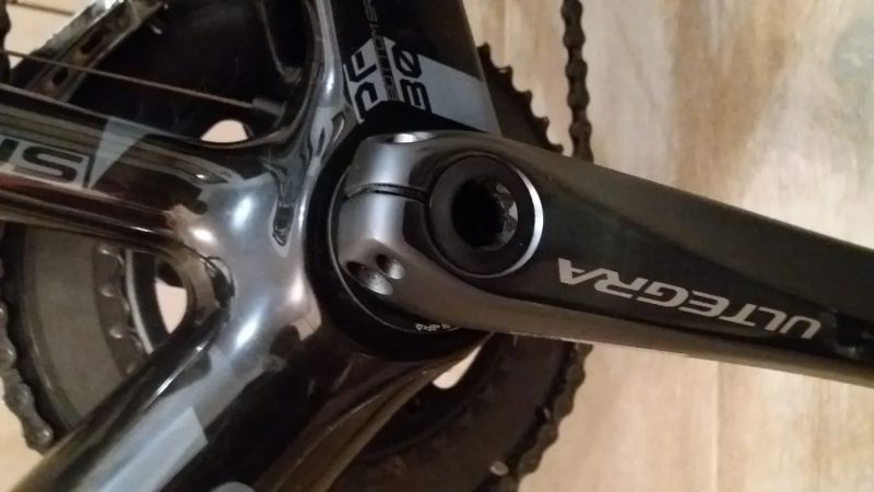 Focus Cayo , Ultegra, karbon, kotouče, kola DT dwiss