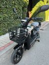Elektrická koloběžka 350W – nová, se sedátkem, světly a alarmem, bez registrace