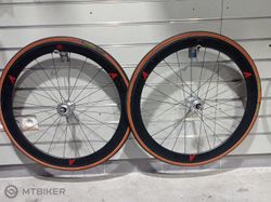 Drahove karbonove kolesa Equator 