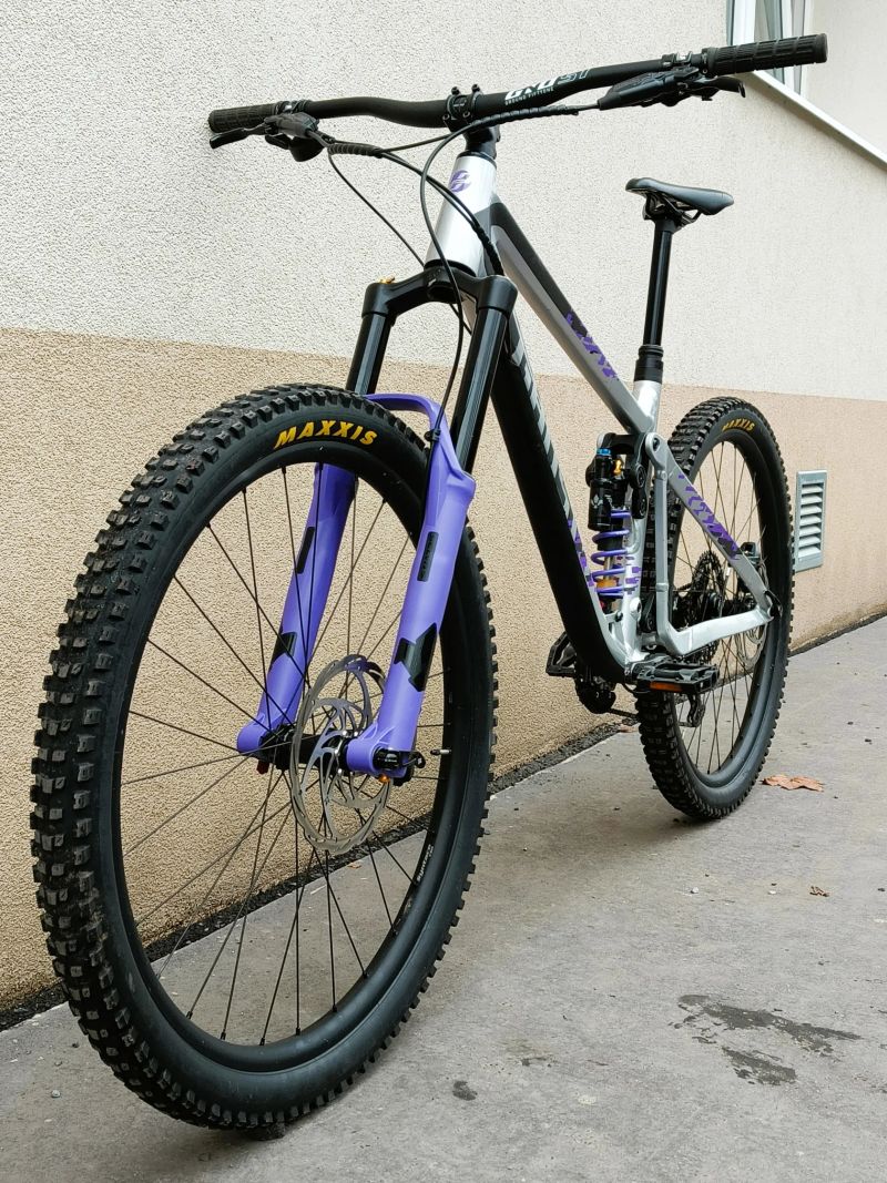 Ghost RIOT EN FULL PARTY 2023 29" vel. L, zdvihy 170/160 mm, Formula Selva, Shimano XT