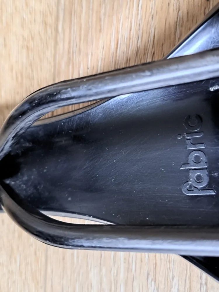 Karbonové sedlo Fabric Scoop Shallow