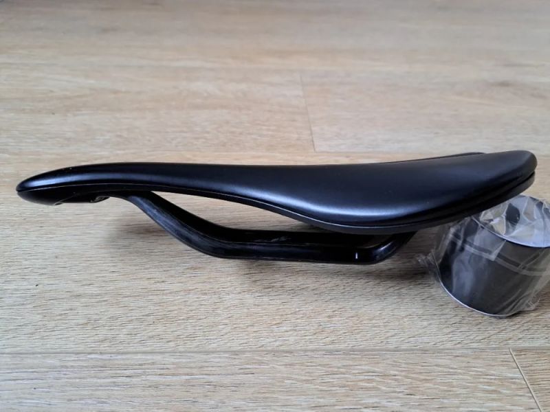 Karbonové sedlo Fabric Scoop Shallow