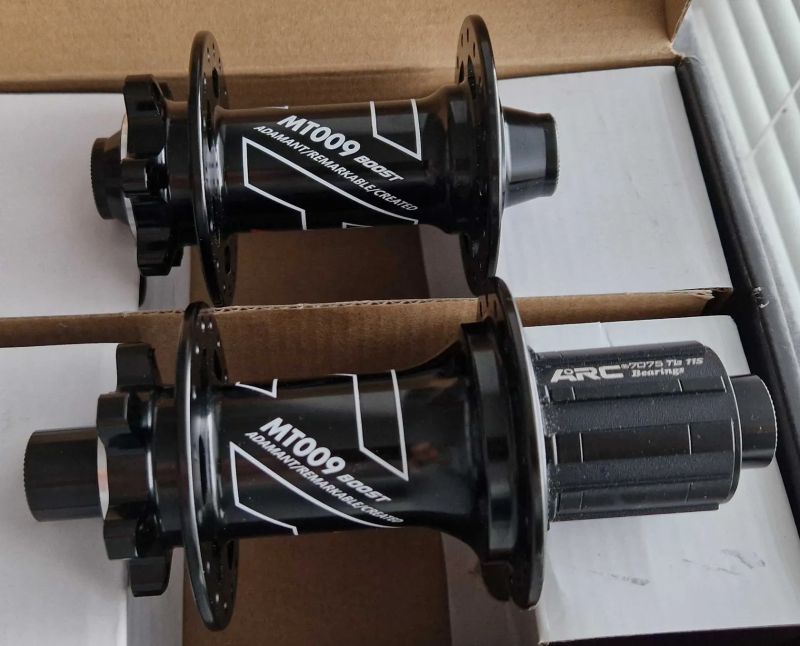 Nové náboje ARC (čínské) - boost šířka, pro pevné osy, ořech Shimano/Sram