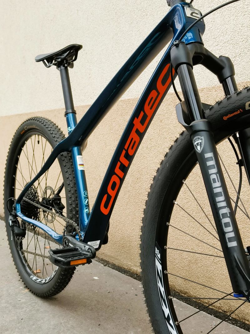 Corratec Revo Bow R 2023 vel. S/M (44 cm), carbon, 29", ZÁNOVNÍ, najeto 100 km