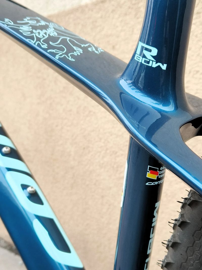 Corratec Revo Bow R 2023 vel. S/M (44 cm), carbon, 29", ZÁNOVNÍ, najeto 100 km