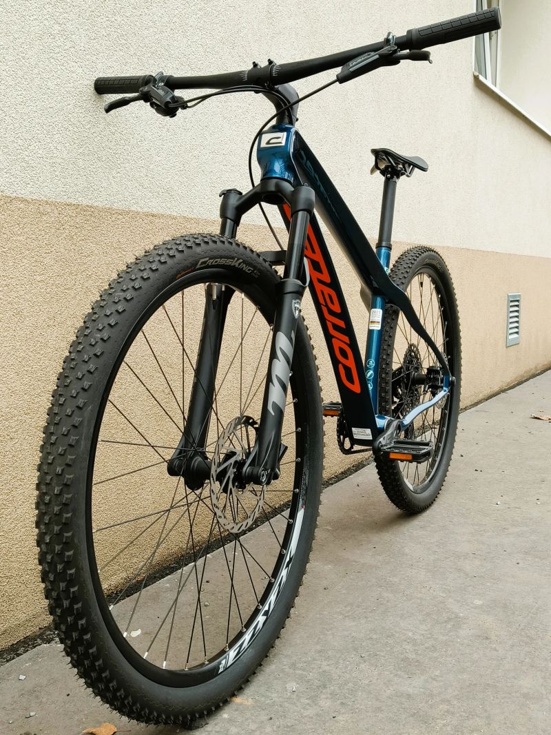 Corratec Revo Bow R 2023 vel. S/M (44 cm), carbon, 29", ZÁNOVNÍ, najeto 100 km