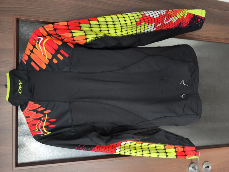 Jen 2 dny používaná bunda. PC 4000 Kč. MEMBRÁNA.