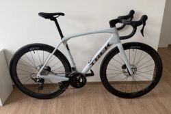 Trek Domane SL 2024 + Zipp 303S, vel.56, záruka