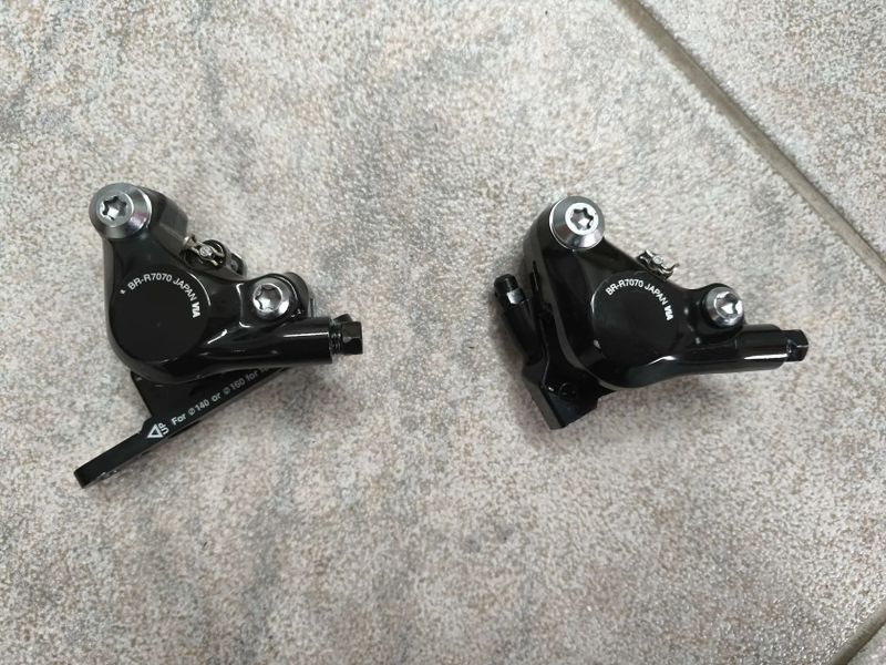 Brzdové třmeny Shimano 105