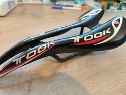 Sedlo full carbon